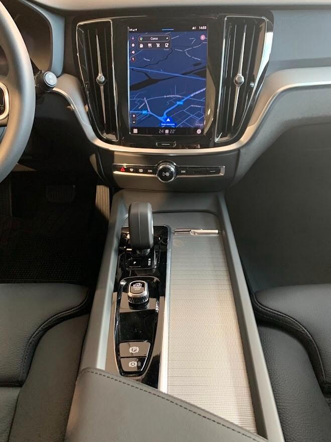 Volvo V60 B4 (d) automatico Plus Dark