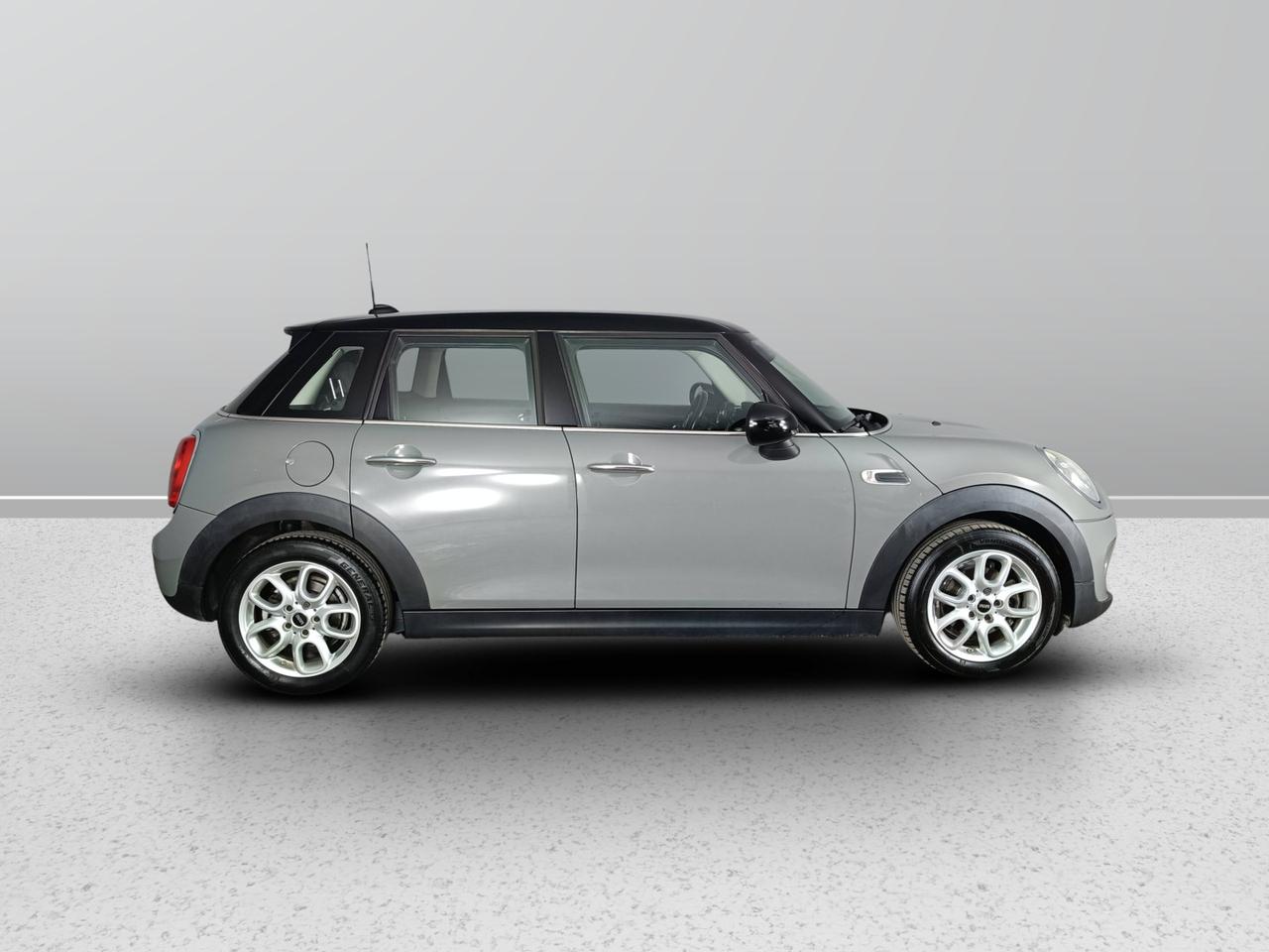 MINI Mini IV F55-F56 2014 - Mini 1.5 Cooper D Business 5p auto