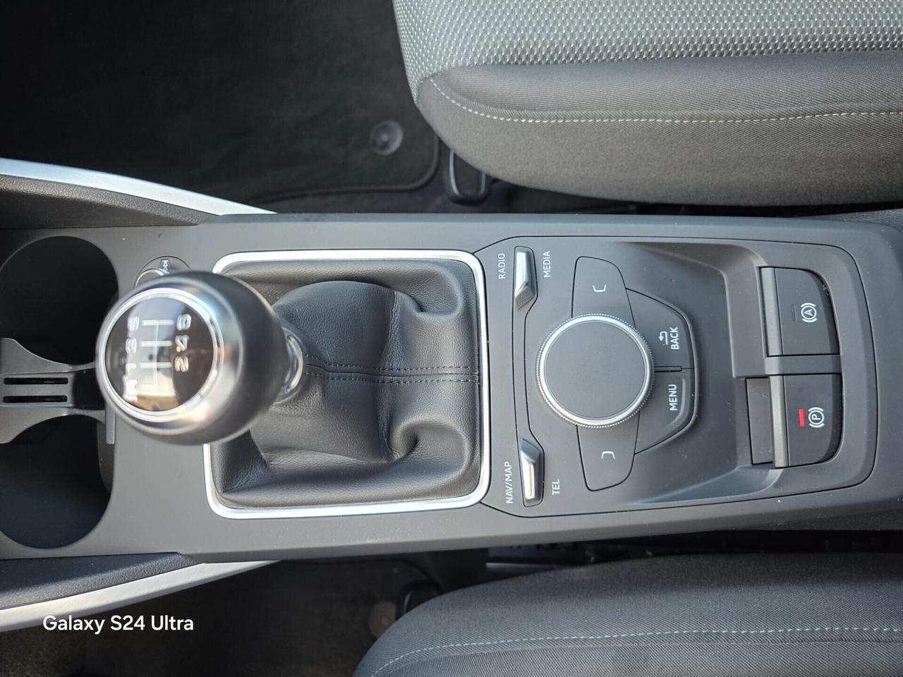 Audi Q2 30 TDI Business Design