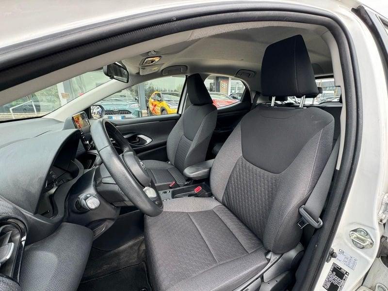 Toyota Yaris Hybrid Active MY22
