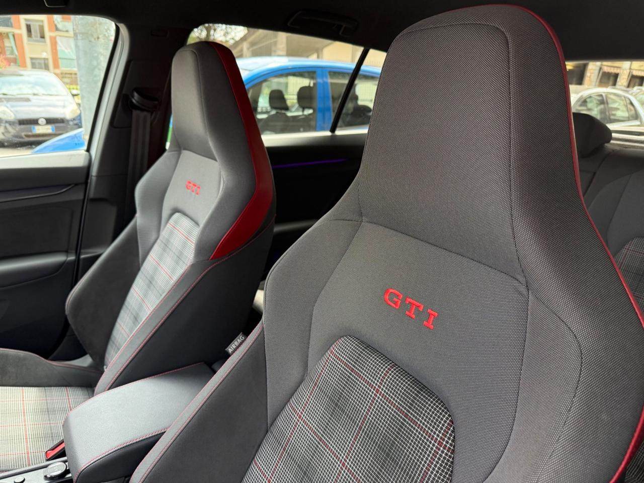 Volkswagen Golf GTI 2.0 TSI DSG PERFORMANCE