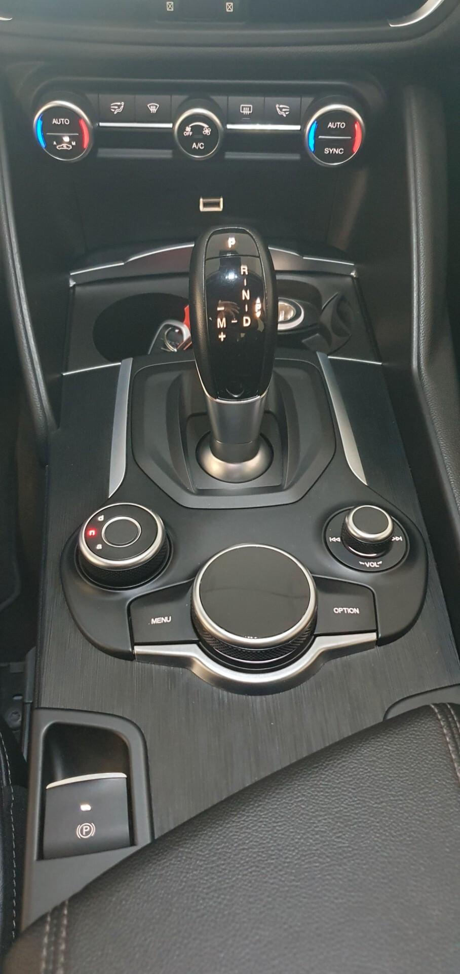 Alfa Romeo Giulia 2.2 Turbodiesel 190 CV AT8 Lusso