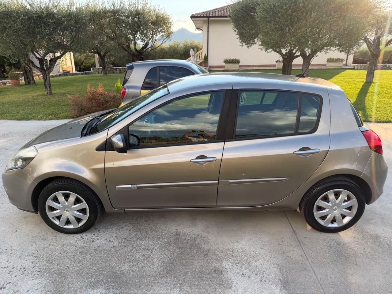 Renault Clio 1.2 16V 5 porte Dynamique