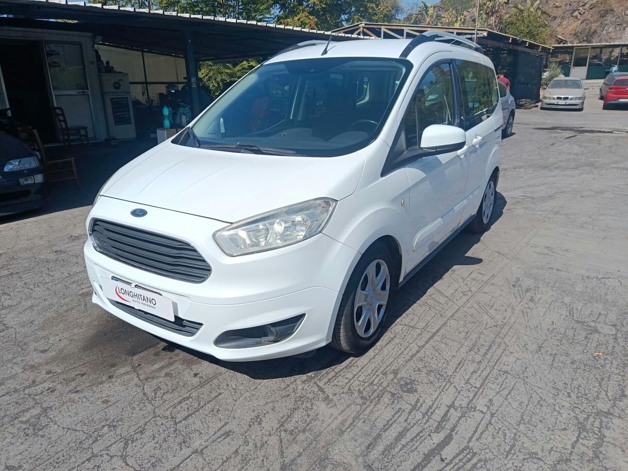 Ford Tourneo Courier 5.-p.o.s.t.i. TDCI 7 Plus