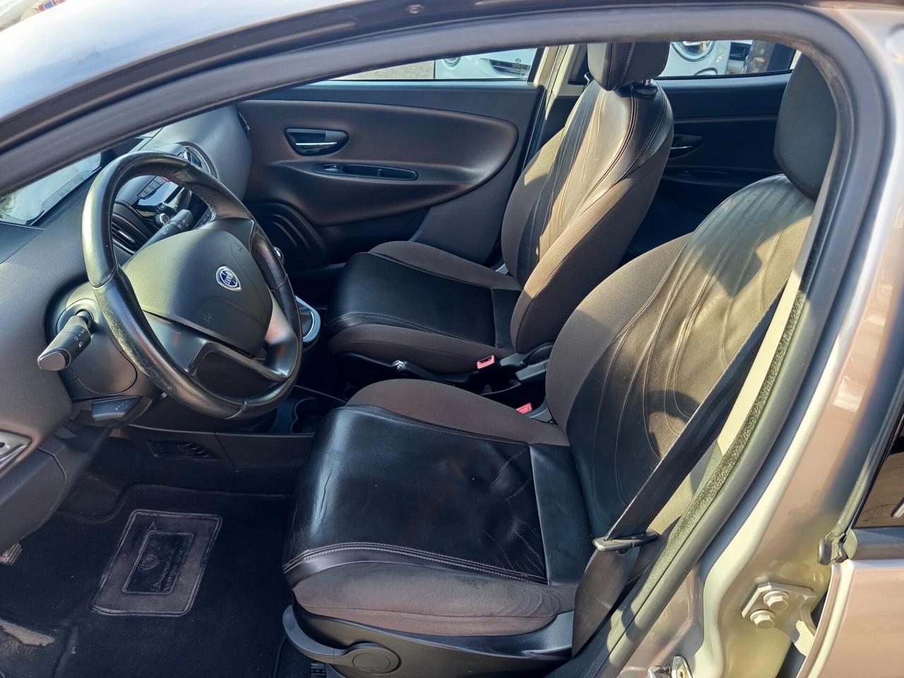 Lancia Ypsilon 1.2 Platinum BICOLORE