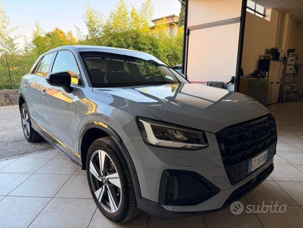 AUDI Q2 30 TDI S tronic Identity Black