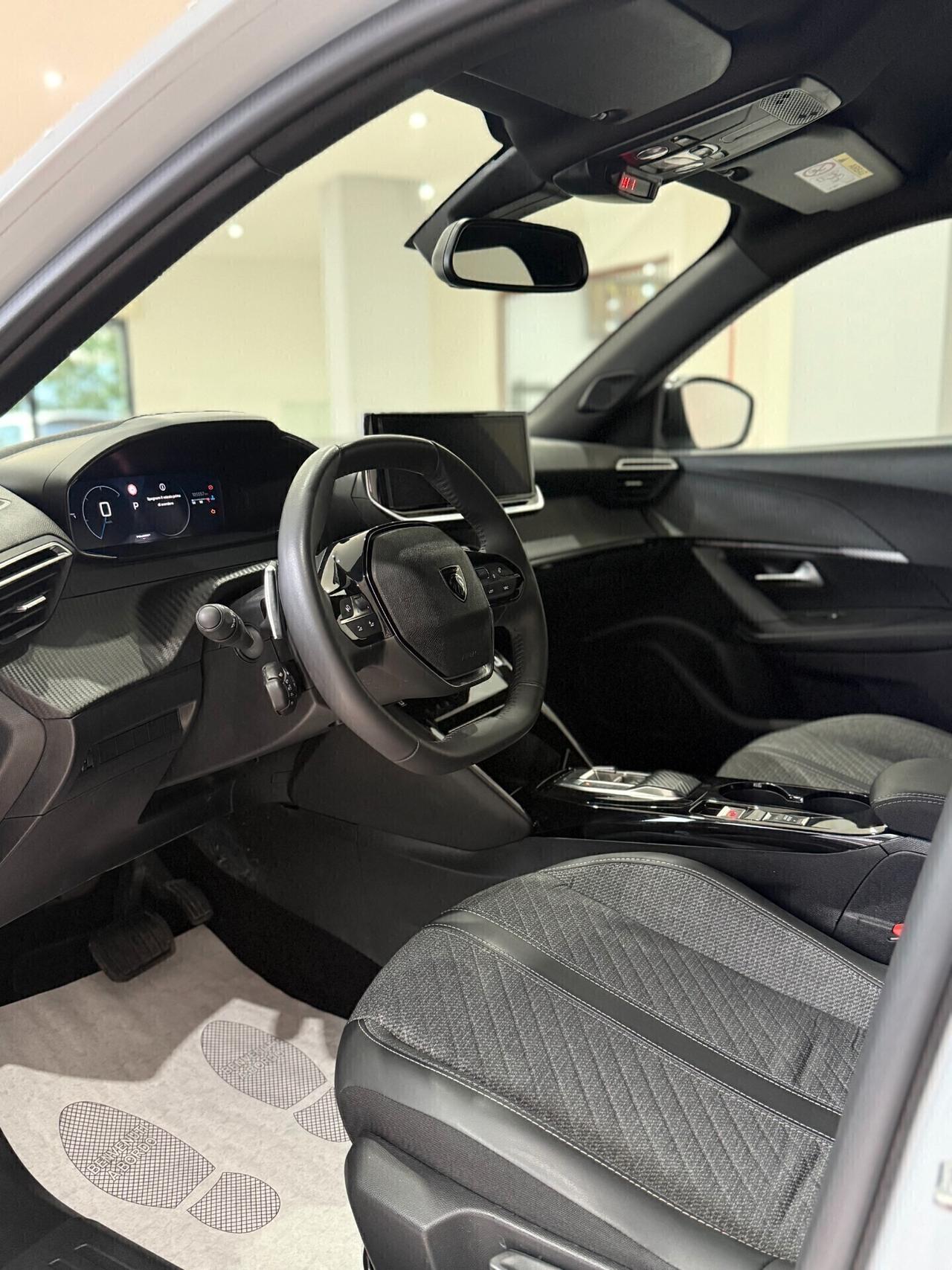 Peugeot 2008 BlueHDi 130 S&S EAT8 GT