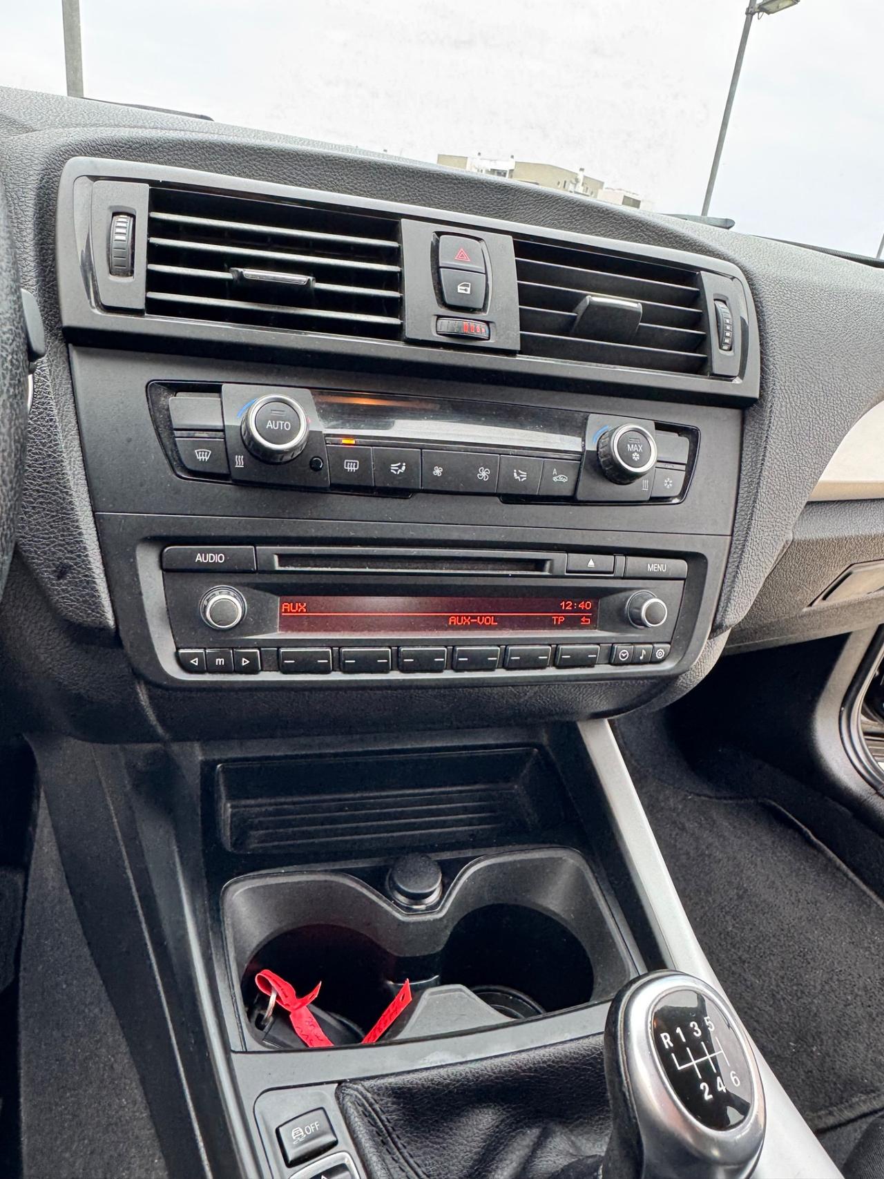 Bmw 116 116d 5p. Urban