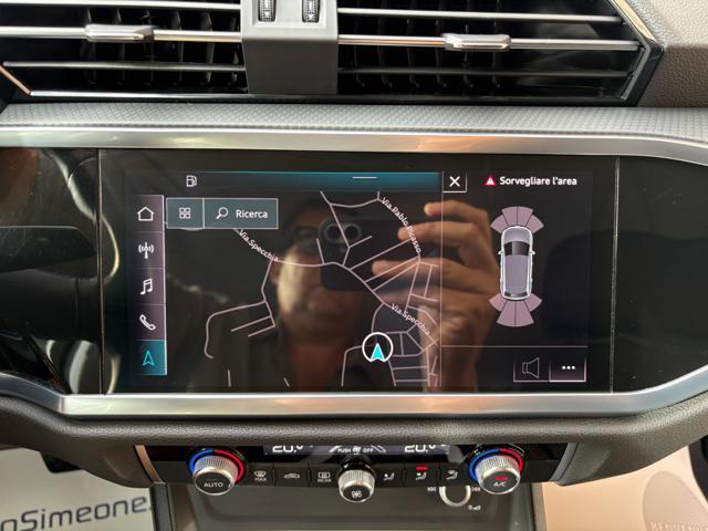 AUDI Q3 35 TDI quattro S tronic Business COCKPIT