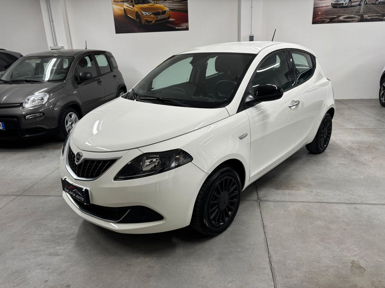 Lancia Ypsilon 1.0 FireFly 5 porte S&S Hybrid Silver Plus