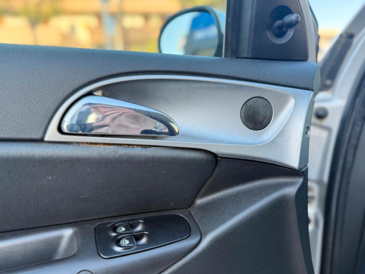 Lancia Ypsilon 1.3 MJT 75 CV Argento