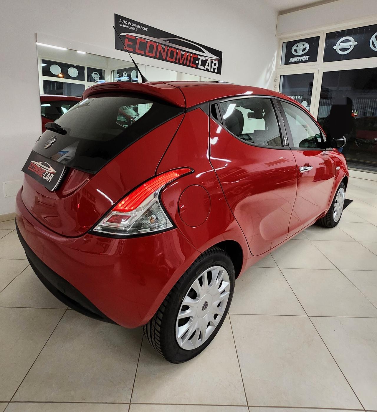 Lancia Ypsilon 1.2 69 CV 5 porte S&S Gold