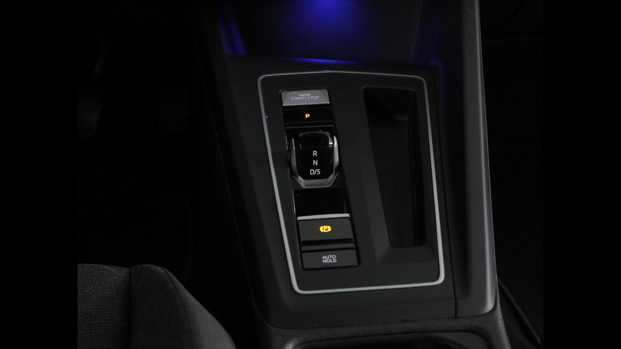 VOLKSWAGEN Golf VIII - Golf 1.0 etsi evo Life 110cv dsg