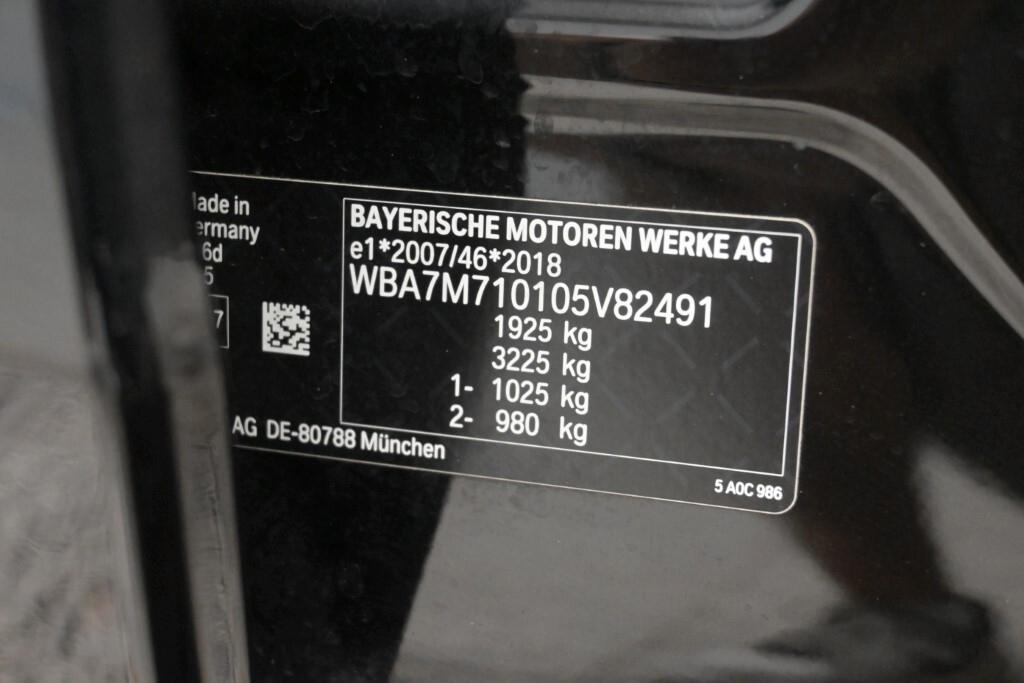 Bmw 116 116D 6M BUSINESS ADVANTAGE ( FARI LED - COCKPIT PDC NAVI MIRROR CRUISE )