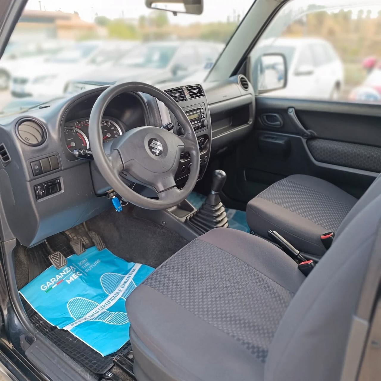 Suzuki Jimny 1.5 DDiS INTROVABILE PARI CARATTERISTICHE