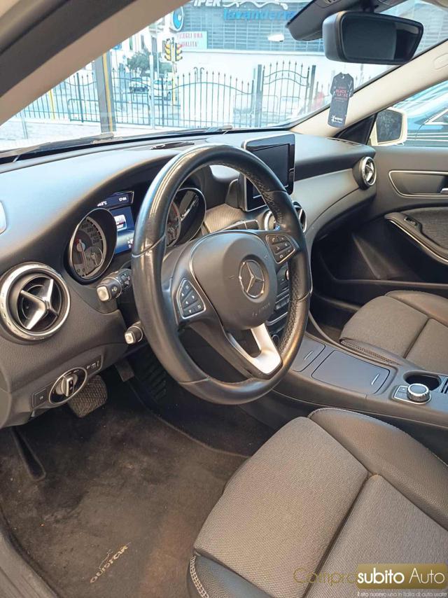 MERCEDES-BENZ GLA 200 d Automatic 4Matic Premium