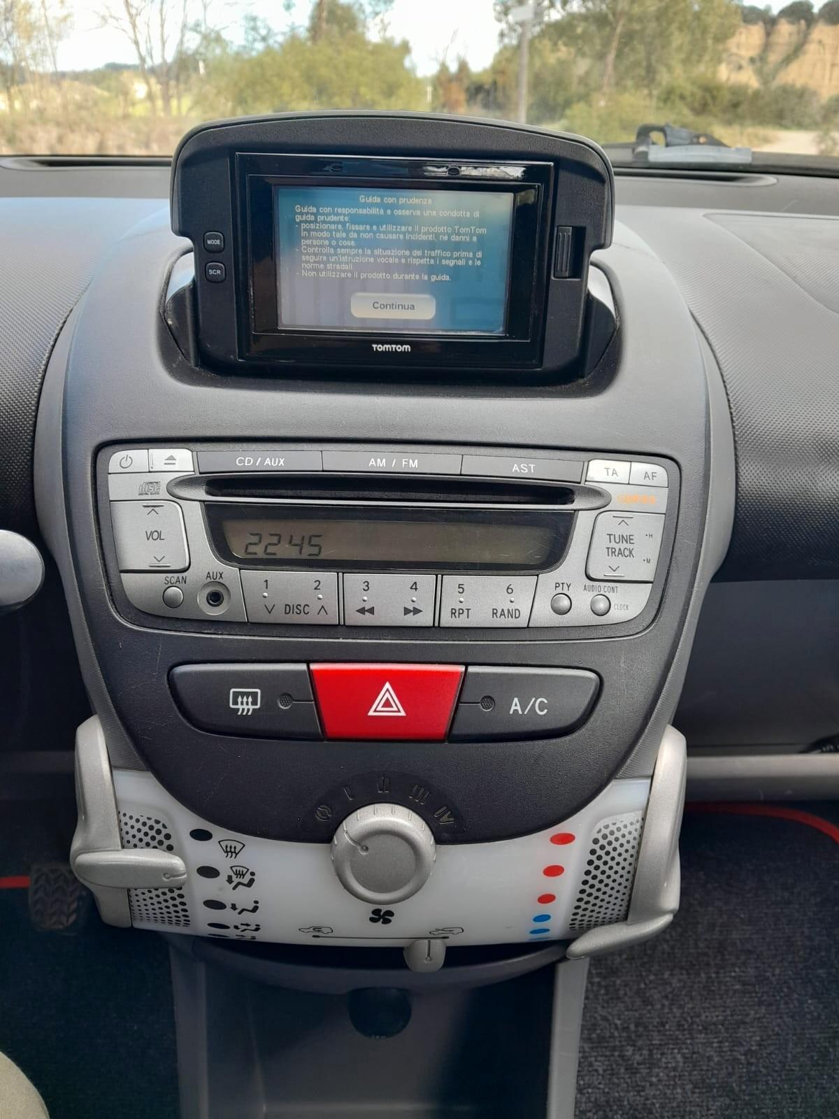 Toyota Aygo 1.0 5 porte Now navi