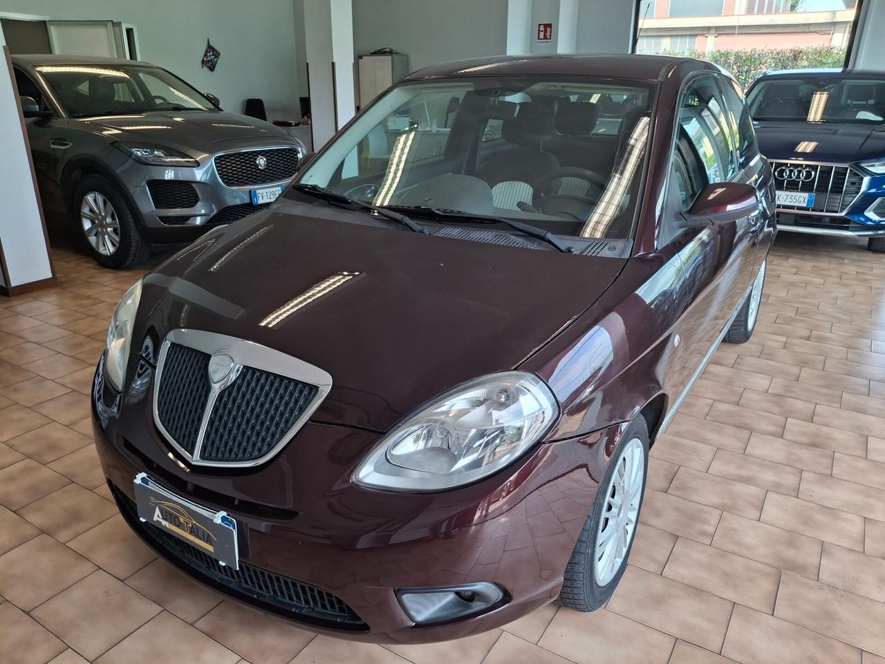 Lancia Ypsilon 1.2 8v *NEOPATENTATI