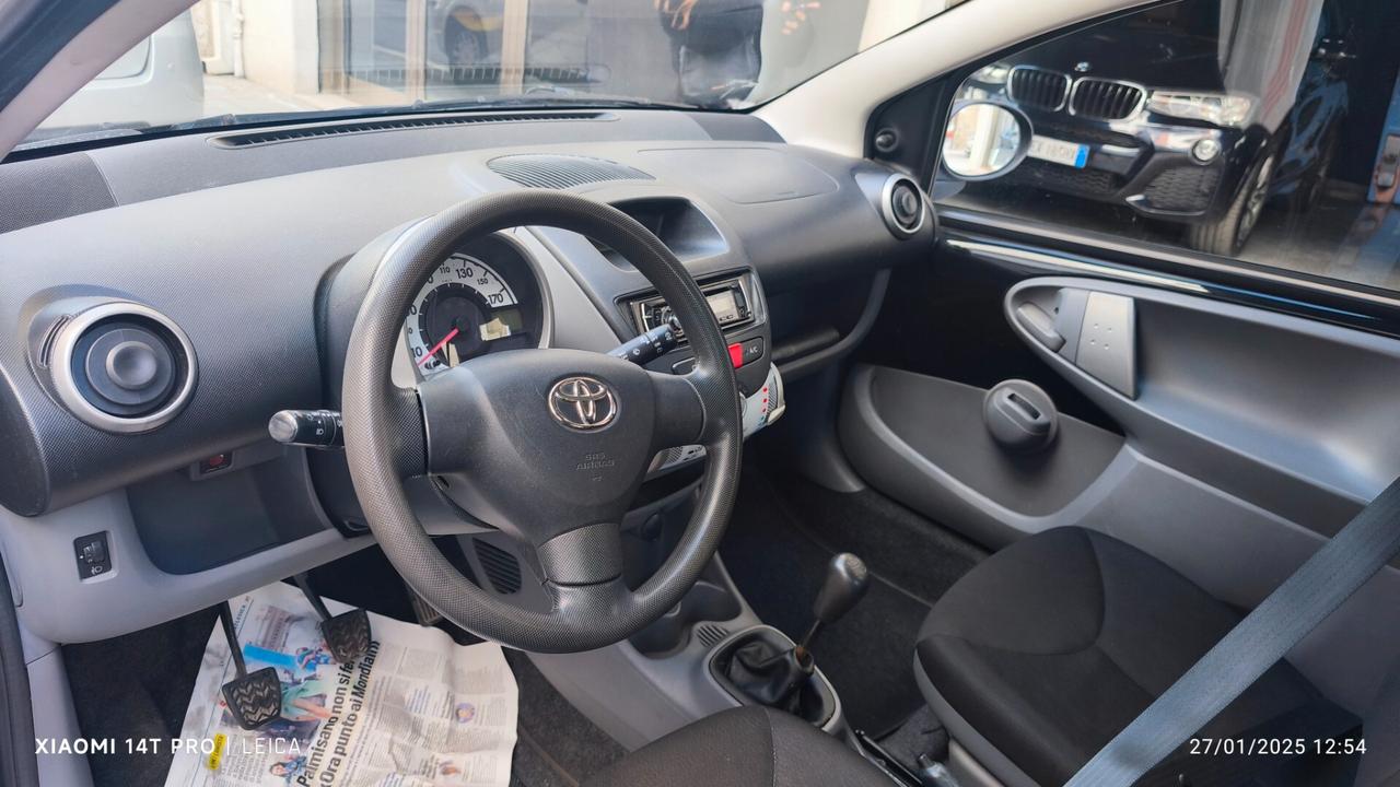 Toyota Aygo 1.0 12V VVT-i 5 porte Now 2010