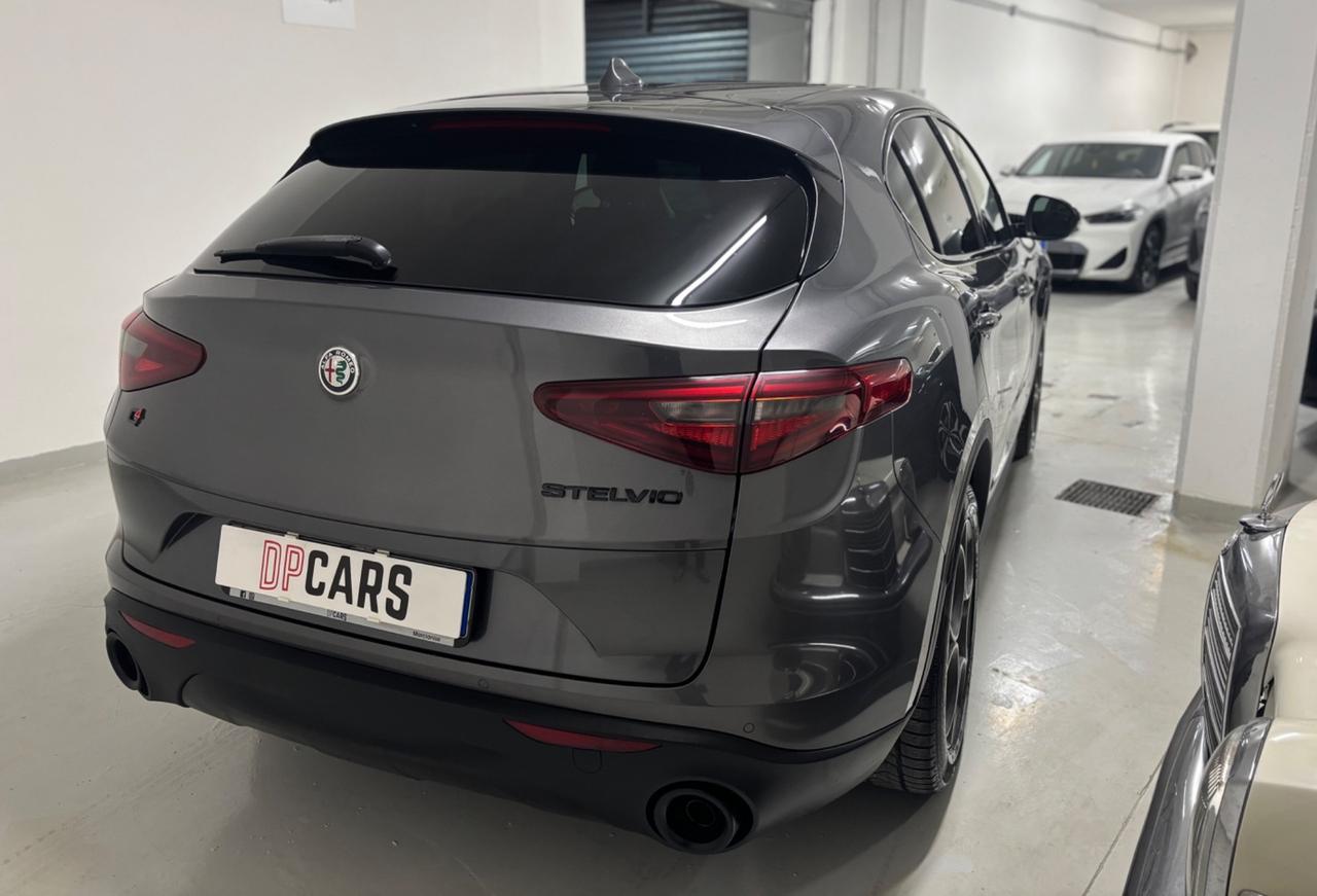Alfa Romeo Stelvio 2.2 Turbodiesel 210 CV AT8 Q4 Veloce