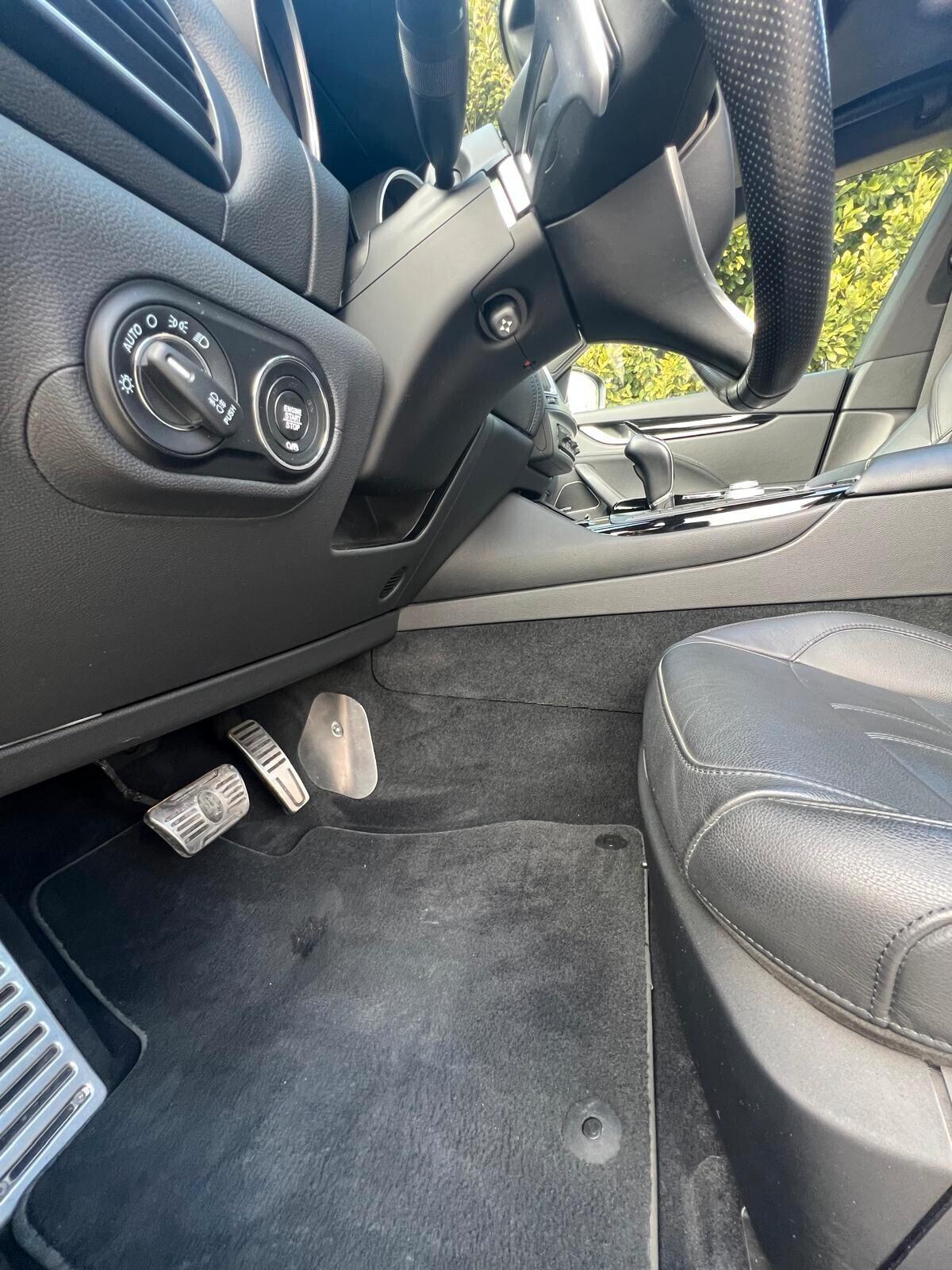 Maserati Levante LevanteTDI*PANO*360°*TaPanorama !!Finanzio Fini a 180 Mesi Ant 0 rata 200 mese!!