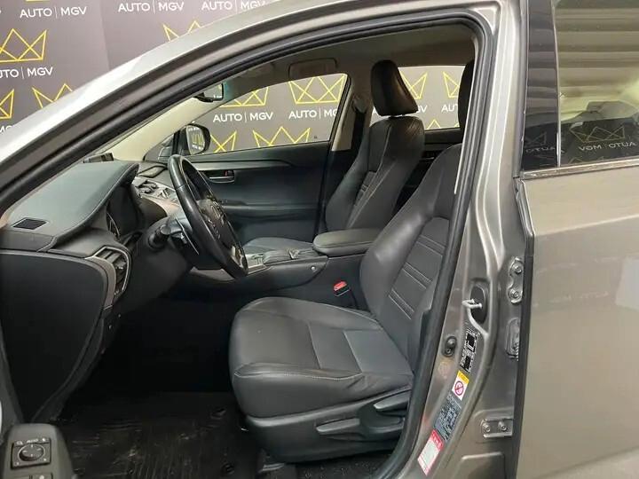 Lexus NX 300h Hybrid 4WD F-Sport