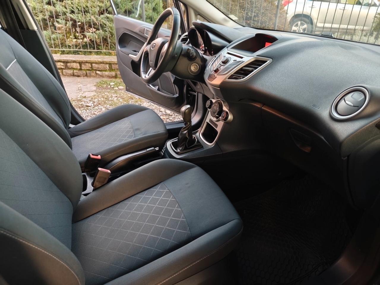 Ford Fiesta 1.2 benz euro 5 5p. gancio traino