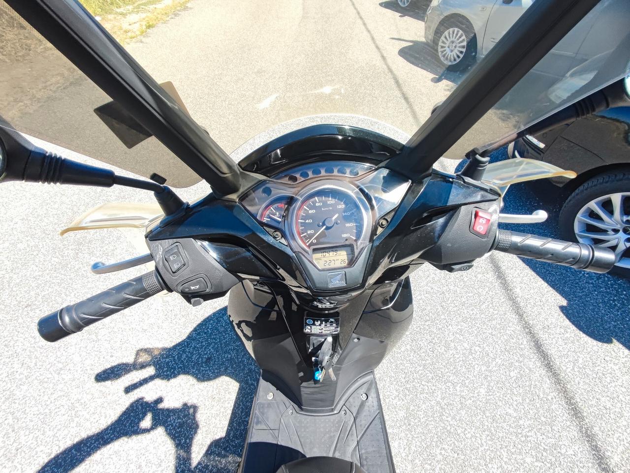 Honda SH 300 i HONDA SH 300I START E STOP