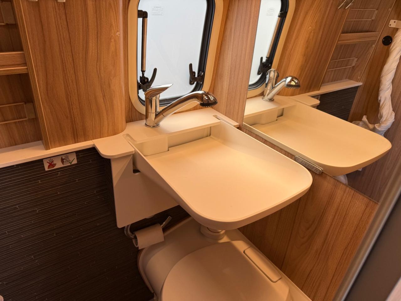 HYMER GRAND CANYON S CROSSOVER 5.93 MERCEDES AUTOMATICO