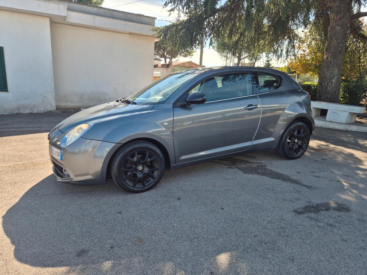 Alfa Romeo MiTo 1.6 JTDm 16V Distinctive Premium Pack