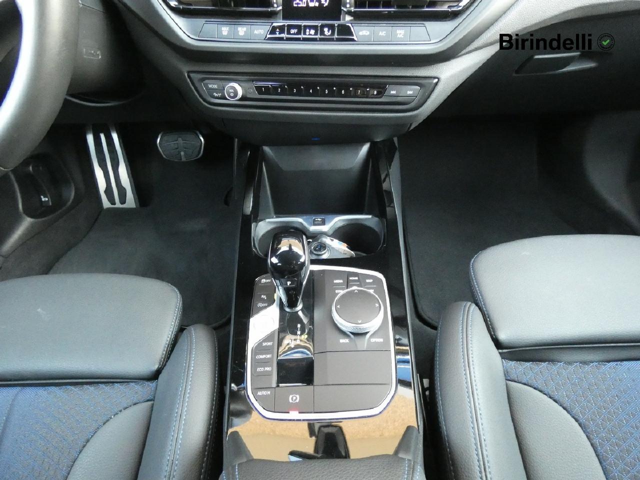 BMW Serie 1 (F40) - 118d 5p. Msport