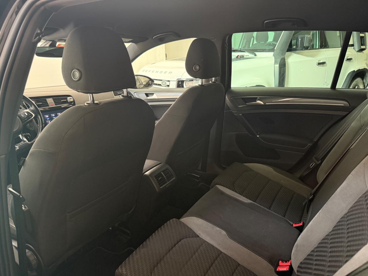 Volkswagen Golf 2.0 TDI DSG 5p R-LINE BlueMotion Technology