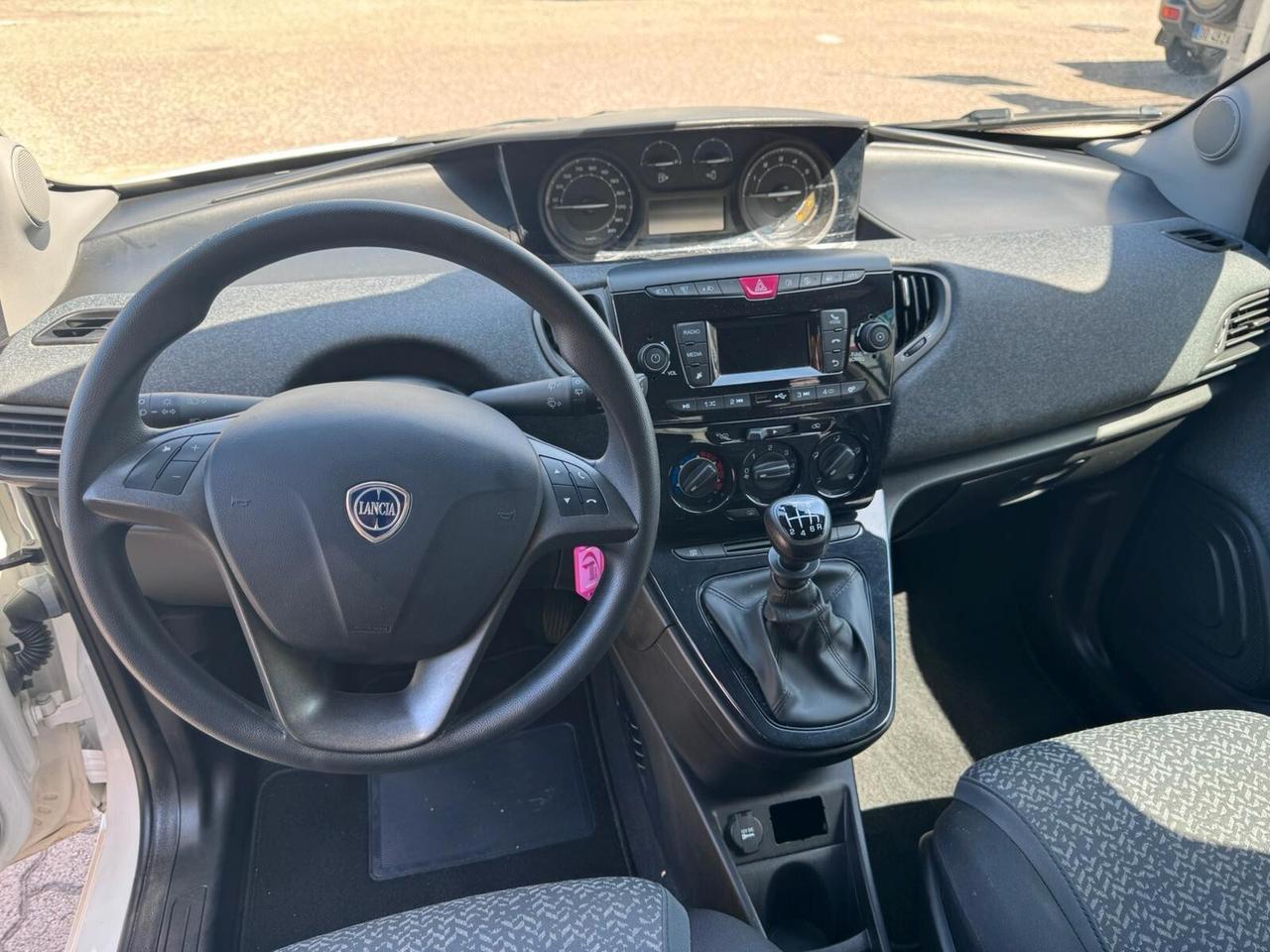 Lancia Ypsilon 1.0 FireFly 5 porte S&S Hybrid Silver Plus