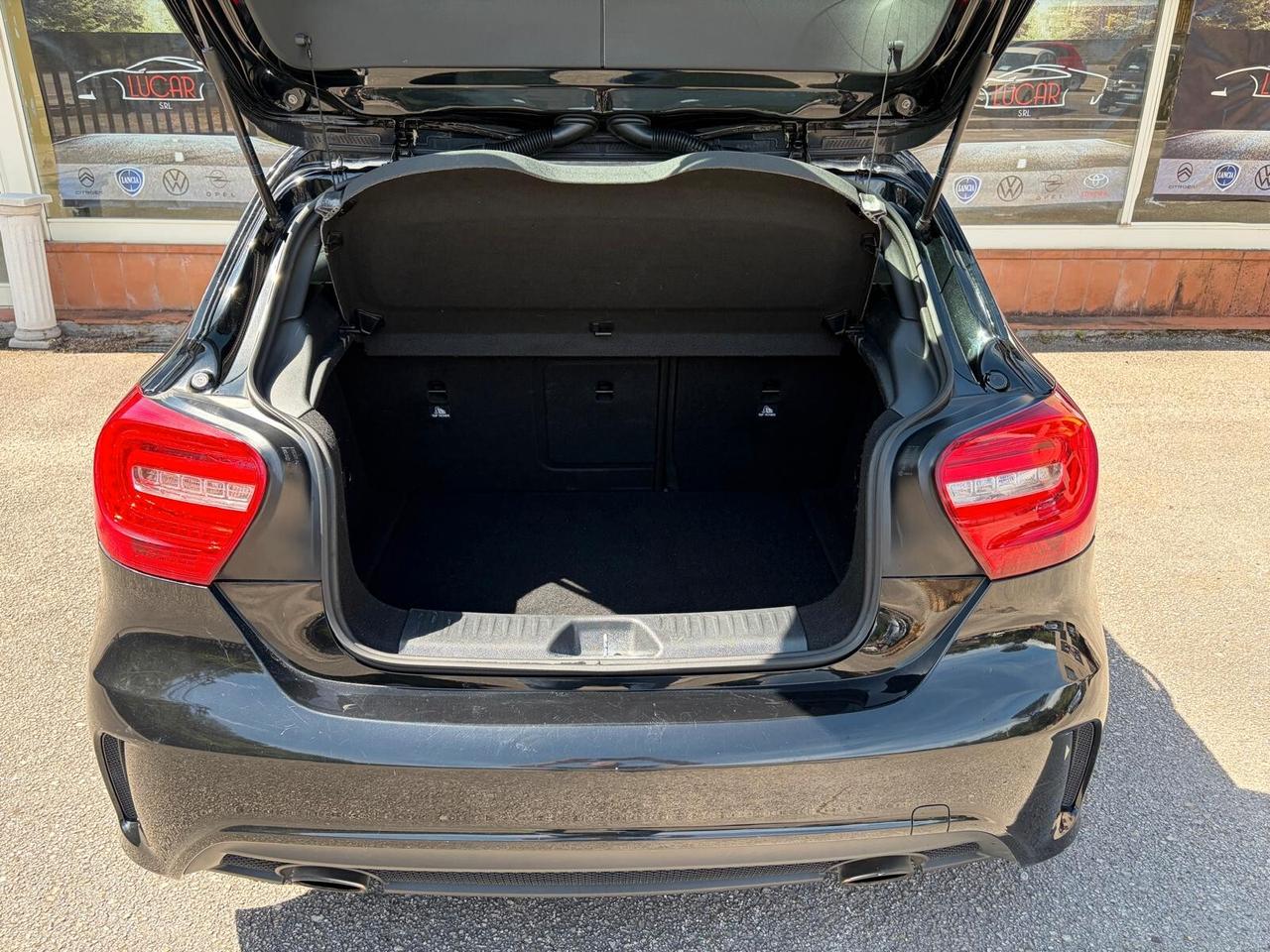 MERCEDES CLASSE A 180 PREMIUM "OK NEOPATENTATI"