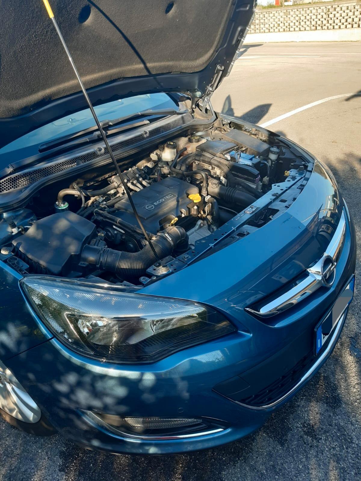 Opel Astra 1.4 Turbo 140CV Sports Tourer GPL Tech Cosmo
