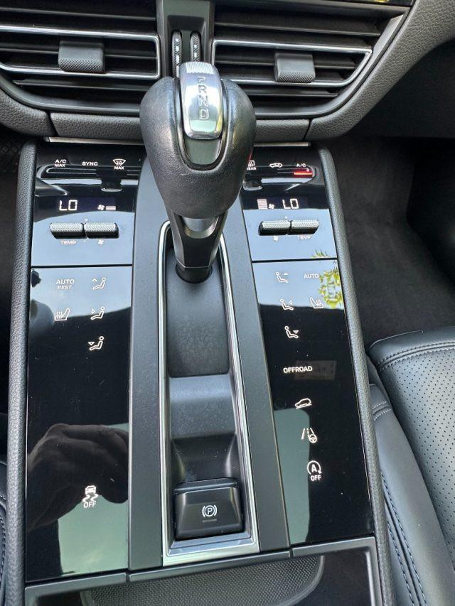 PORSCHE Macan 2.0