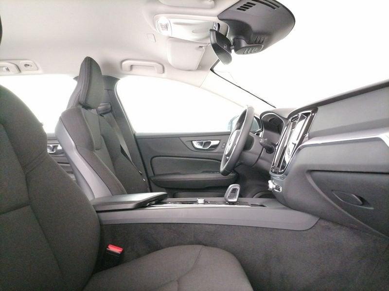 Volvo V60 2.0 b3 Momentum Business Pro auto 8m my21
