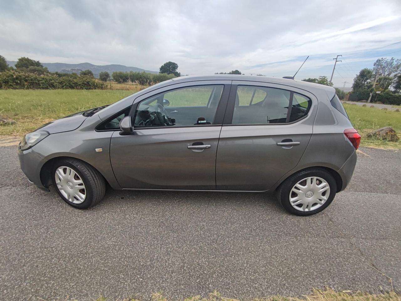 Opel Corsa 1.2 5 porte b-Color