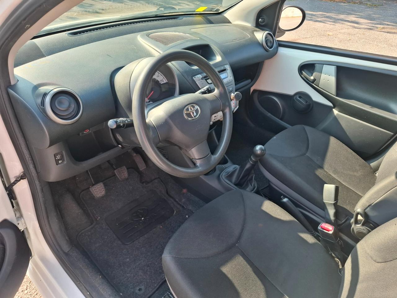Toyota Aygo 1.0 12V VVT-i 5 porte Active Connect