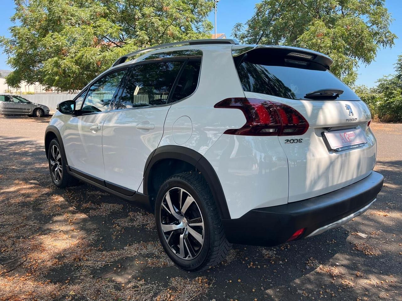 Peugeot 2008 BlueHDi 120 S&S Allure