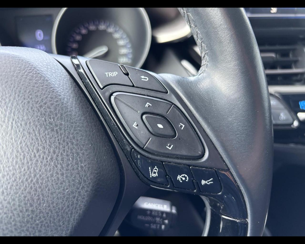 Toyota C-HR I 2016 - C-HR 1.8h Lounge 2wd e-cvt my18