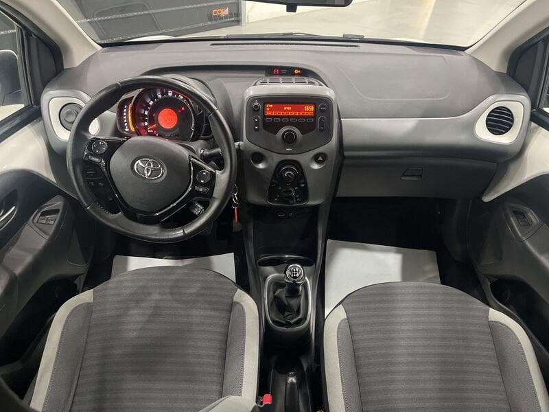 Toyota Aygo Connect 1.0 VVT-i 72 CV 5 porte x-cool