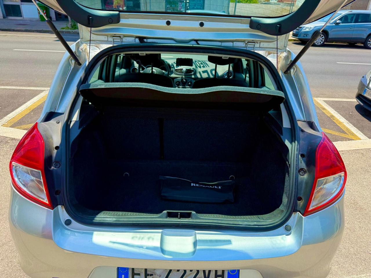 Renault Clio 1.2 16V 5 porte 20th Anniversario - Anno 12/2010 - Neopatentato