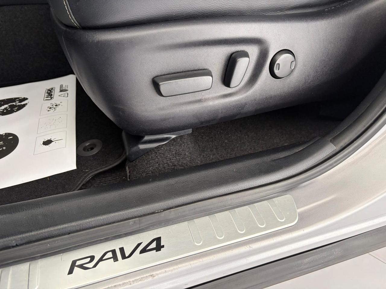 Toyota RAV4 2.0 D-4D 2WD Style