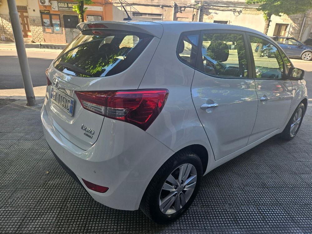 Hyundai iX20 1.4 CRDI 90 CV "XPossible NAVI + RETROCAMERA"