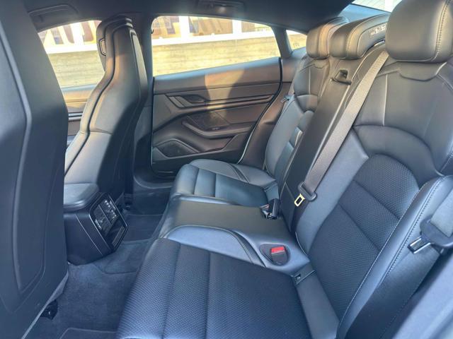 PORSCHE Taycan Taycan