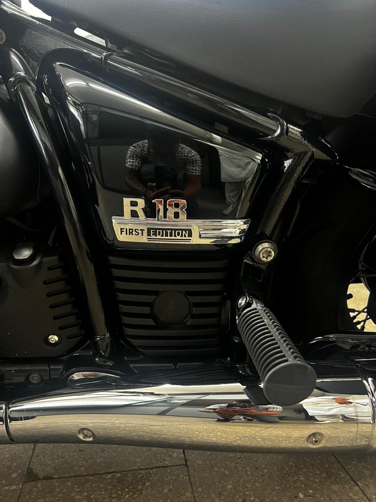 BMW R18 14.000 KM - 10/2021