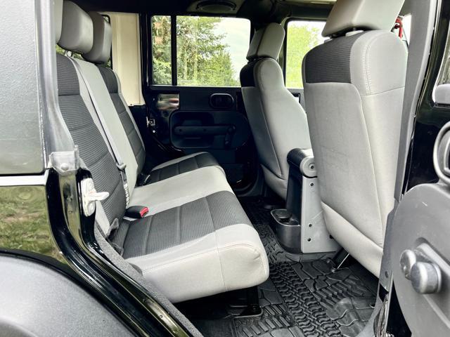 JEEP Wrangler Unlimited 2.8 CRD Sport Auto
