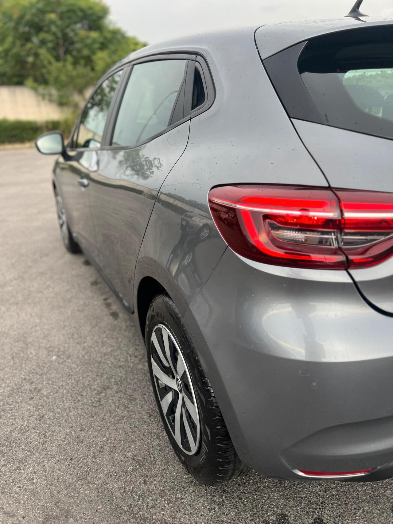 Renault Clio 65 CV 2024 NEOPATENTI IVA ESPOSTA