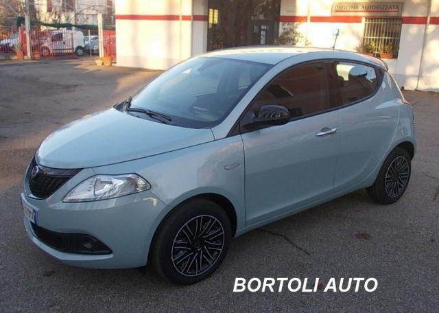 LANCIA Ypsilon 1.0 KM ZERO FIREFLY SILVER HYBRID NEOPATENTATI